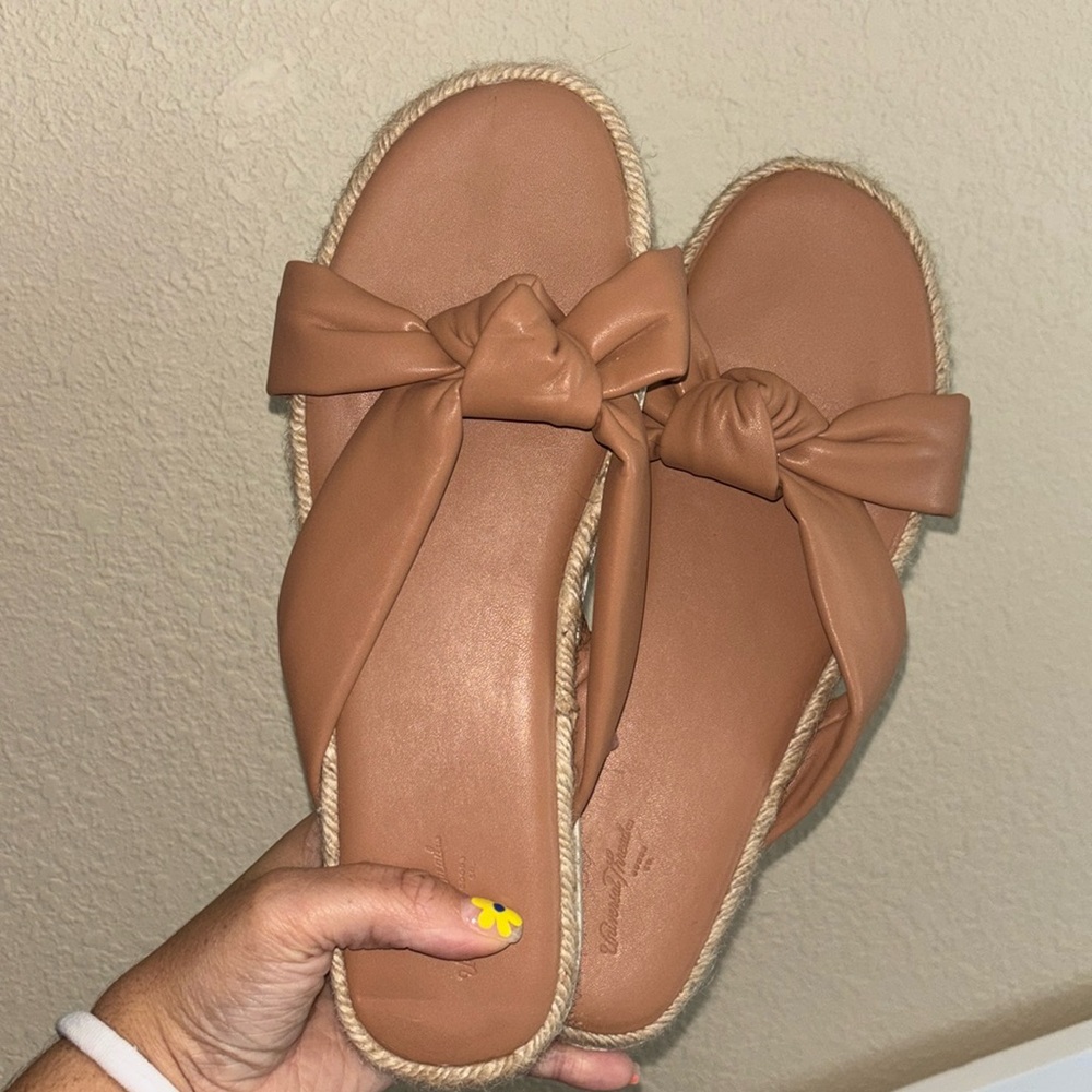 Universal Thread Rope Sandals - Picture 1 of 2